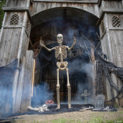8-foot-towering-skeleton-with-projection-eye