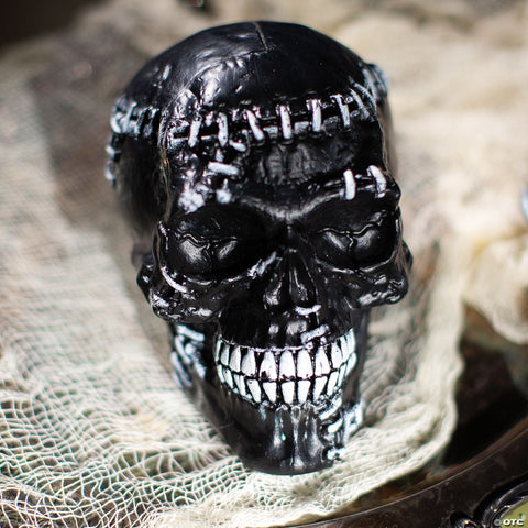 5 1/2" x 7 1/2" Creepy Black Skull Plastic Halloween Decoration